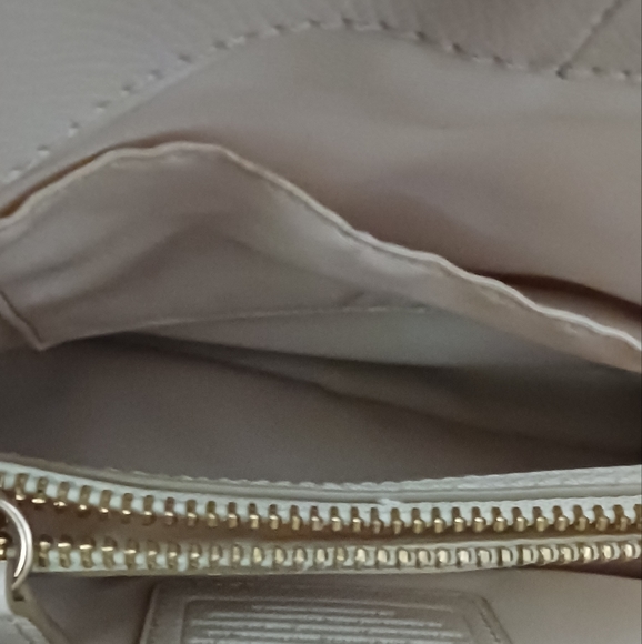 Coach handbag - Picture 2 of 7